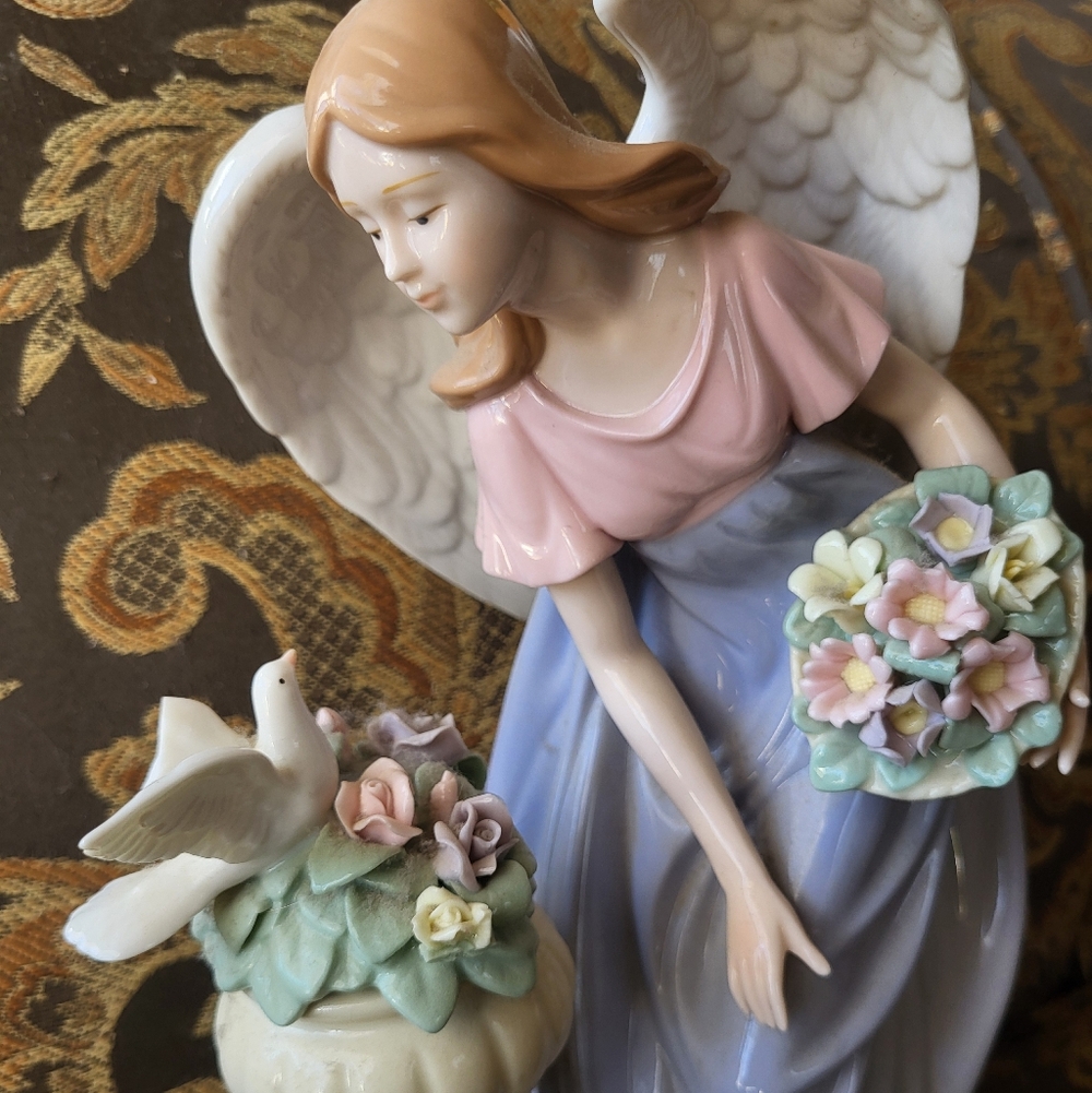 Ceramic Angel - Picture 2 of 3